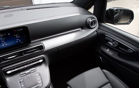Mercedes-Benz V-Класс, 2024 год, 12 400 000 рублей, 21 фотография