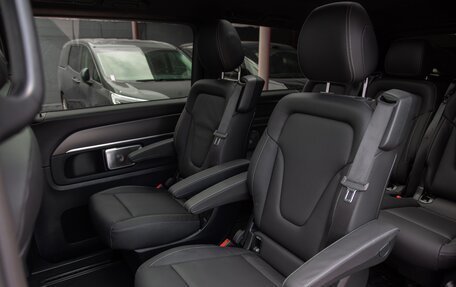 Mercedes-Benz V-Класс, 2024 год, 12 400 000 рублей, 30 фотография