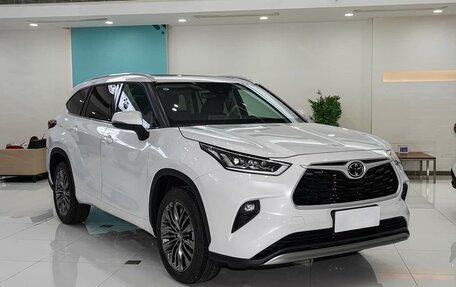 Toyota Highlander, 2025 год, 6 499 000 рублей, 9 фотография