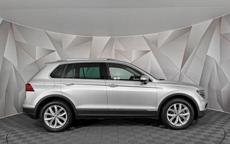 Volkswagen Tiguan II, 2017 год, 2 695 000 рублей, 6 фотография