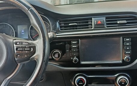 KIA Rio IV, 2019 год, 1 360 000 рублей, 7 фотография