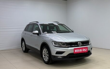 Volkswagen Tiguan II, 2019 год, 2 350 000 рублей, 3 фотография