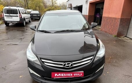 Hyundai Solaris II рестайлинг, 2016 год, 900 000 рублей, 2 фотография