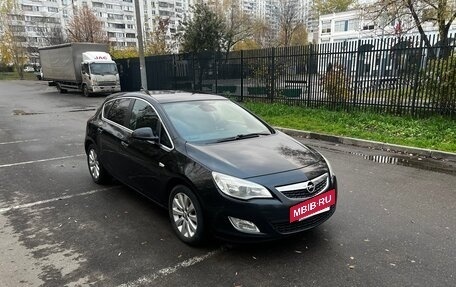 Opel Astra J, 2010 год, 670 000 рублей, 2 фотография