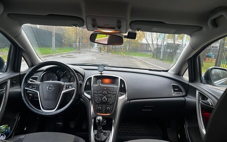 Opel Astra J, 2010 год, 670 000 рублей, 31 фотография