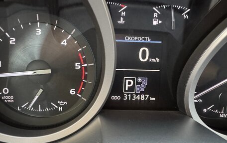 Toyota Land Cruiser 200, 2015 год, 4 300 000 рублей, 6 фотография