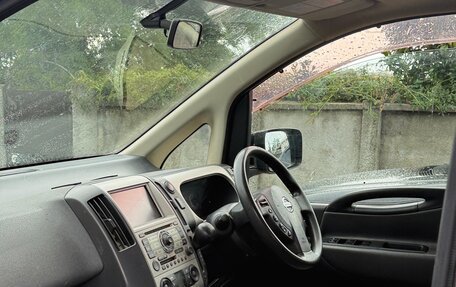 Nissan Serena III, 2005 год, 300 000 рублей, 2 фотография