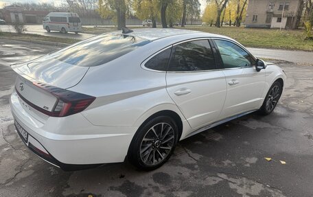 Hyundai Sonata VIII, 2022 год, 2 750 000 рублей, 4 фотография