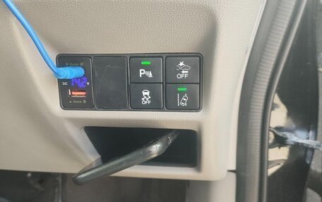 Honda Stepwgn IV, 2017 год, 1 875 000 рублей, 19 фотография