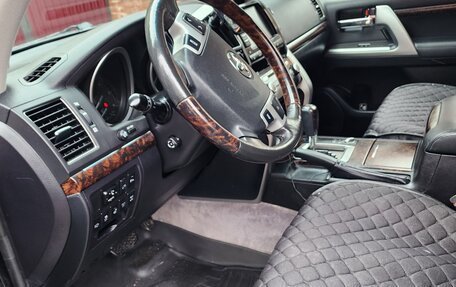 Toyota Land Cruiser 200, 2015 год, 3 950 000 рублей, 10 фотография