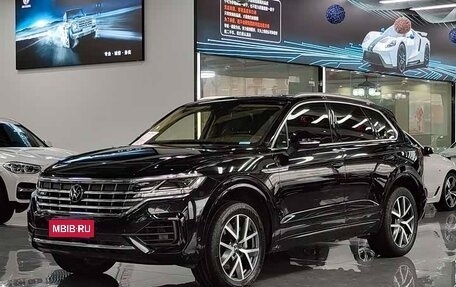 Volkswagen Touareg III, 2022 год, 3 920 000 рублей, 1 фотография