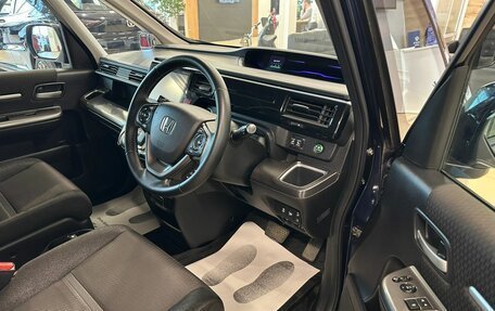 Honda Stepwgn IV, 2017 год, 2 249 900 рублей, 10 фотография