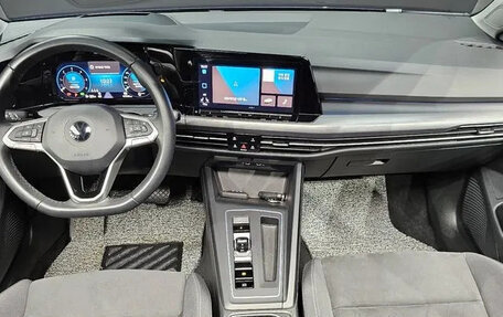 Volkswagen Golf VIII, 2022 год, 2 590 000 рублей, 7 фотография