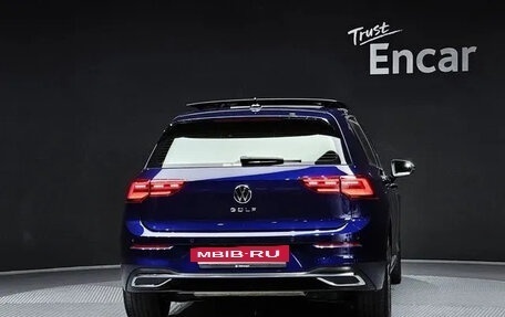 Volkswagen Golf VIII, 2022 год, 2 590 000 рублей, 4 фотография