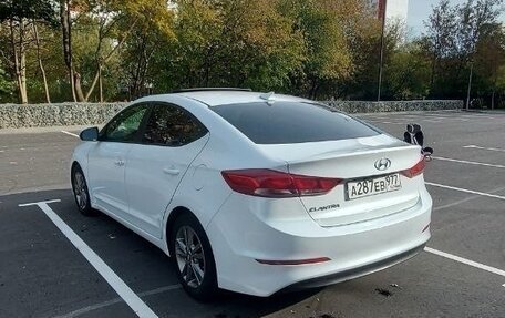 Hyundai Elantra VI рестайлинг, 2018 год, 999 000 рублей, 4 фотография