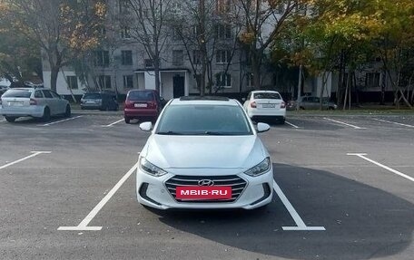 Hyundai Elantra VI рестайлинг, 2018 год, 999 000 рублей, 7 фотография