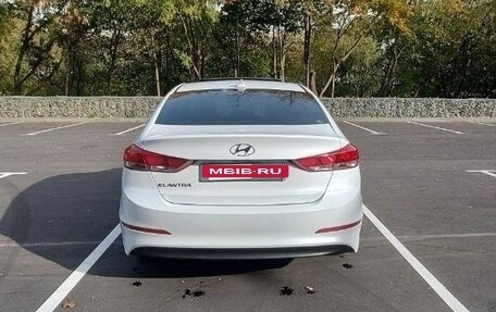 Hyundai Elantra VI рестайлинг, 2018 год, 999 000 рублей, 13 фотография