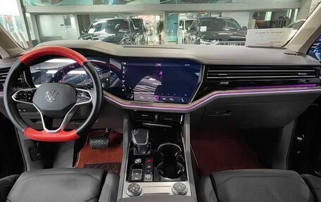 Volkswagen Touareg III, 2022 год, 3 920 000 рублей, 3 фотография