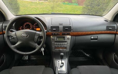 Toyota Avensis III рестайлинг, 2006 год, 675 000 рублей, 10 фотография