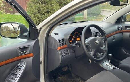 Toyota Avensis III рестайлинг, 2006 год, 675 000 рублей, 6 фотография