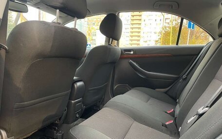 Toyota Avensis III рестайлинг, 2006 год, 675 000 рублей, 7 фотография