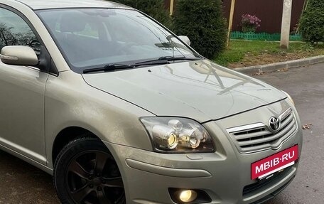 Toyota Avensis III рестайлинг, 2006 год, 675 000 рублей, 3 фотография