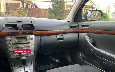 Toyota Avensis III рестайлинг, 2006 год, 675 000 рублей, 12 фотография