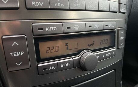 Toyota Avensis III рестайлинг, 2006 год, 675 000 рублей, 14 фотография