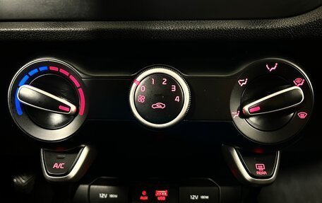 KIA Rio IV, 2018 год, 1 100 000 рублей, 14 фотография