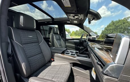 Cadillac Escalade V, 2025 год, 22 500 000 рублей, 13 фотография