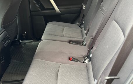 Toyota Land Cruiser Prado 150 рестайлинг 2, 2018 год, 4 444 000 рублей, 6 фотография