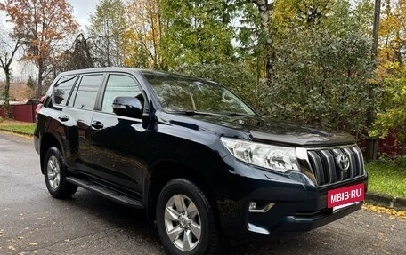 Toyota Land Cruiser Prado 150 рестайлинг 2, 2018 год, 4 444 000 рублей, 4 фотография