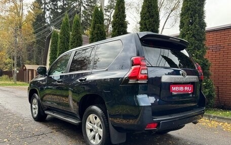 Toyota Land Cruiser Prado 150 рестайлинг 2, 2018 год, 4 444 000 рублей, 2 фотография