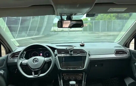 Volkswagen Tiguan II, 2021 год, 1 950 155 рублей, 7 фотография