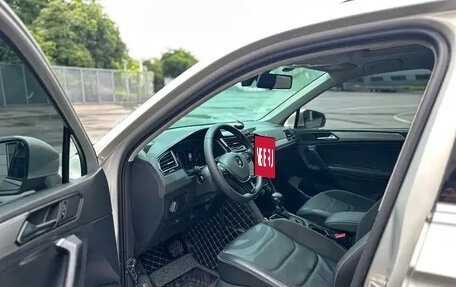 Volkswagen Tiguan II, 2021 год, 1 950 155 рублей, 6 фотография