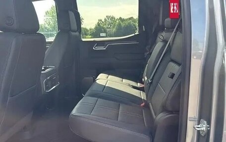 Chevrolet Silverado, 2025 год, 11 000 000 рублей, 17 фотография