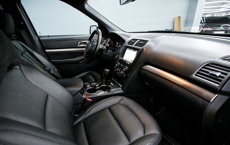 Ford Explorer VI, 2019 год, 2 950 000 рублей, 17 фотография