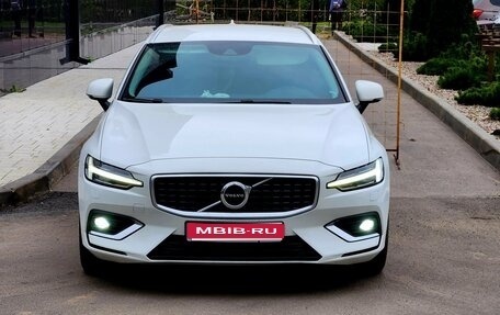 Volvo V60 II, 2018 год, 2 550 000 рублей, 1 фотография