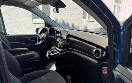 Mercedes-Benz V-Класс, 2016 год, 2 800 000 рублей, 18 фотография