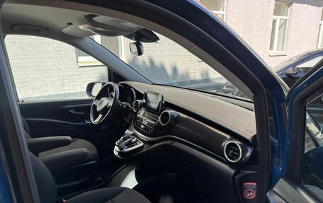 Mercedes-Benz V-Класс, 2016 год, 2 800 000 рублей, 20 фотография
