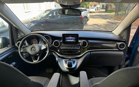 Mercedes-Benz V-Класс, 2016 год, 2 800 000 рублей, 19 фотография