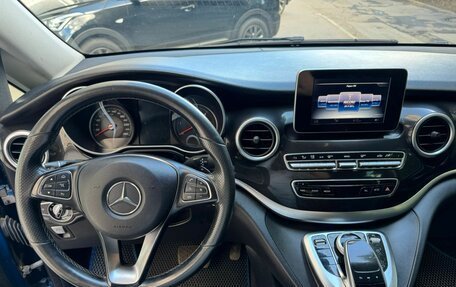 Mercedes-Benz V-Класс, 2016 год, 2 800 000 рублей, 31 фотография