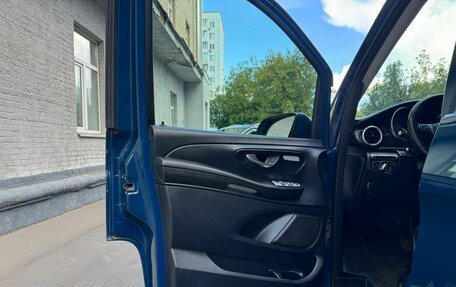 Mercedes-Benz V-Класс, 2016 год, 2 800 000 рублей, 39 фотография