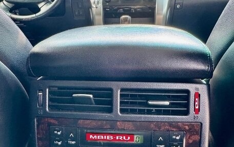 Toyota Land Cruiser 200, 2012 год, 3 000 000 рублей, 16 фотография