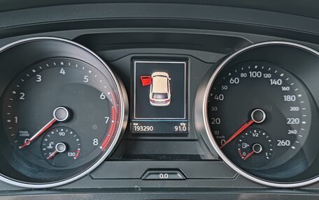 Volkswagen Tiguan II, 2017 год, 2 000 000 рублей, 16 фотография