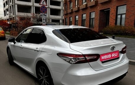 Toyota Camry, 2021 год, 3 600 000 рублей, 4 фотография