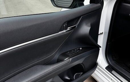 Toyota Camry, 2021 год, 3 600 000 рублей, 12 фотография