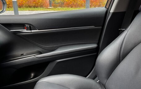 Toyota Camry, 2021 год, 3 600 000 рублей, 14 фотография