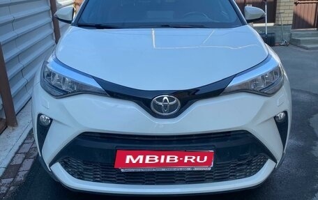 Toyota C-HR I рестайлинг, 2019 год, 2 390 000 рублей, 3 фотография