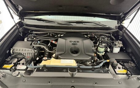 Toyota Land Cruiser Prado 150 рестайлинг 2, 2017 год, 3 590 000 рублей, 8 фотография